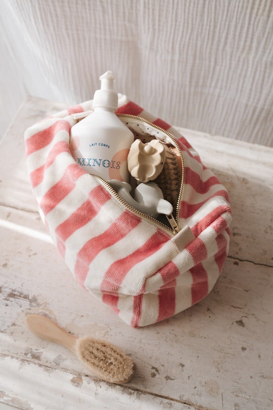 Trousse de toilette éponge rayée Vic - strawberry — Rose in April , Lyon