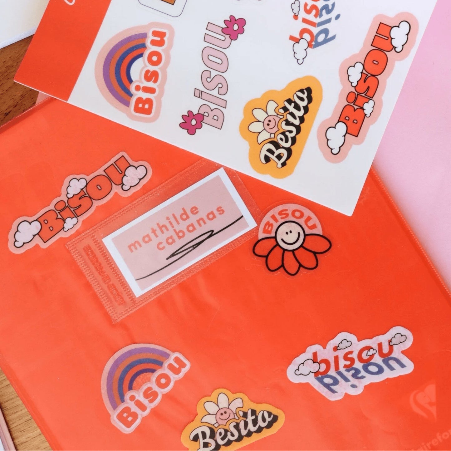 Planche de stickers - Bisou avec fleurs — Mathilde Cabanas , Lyon