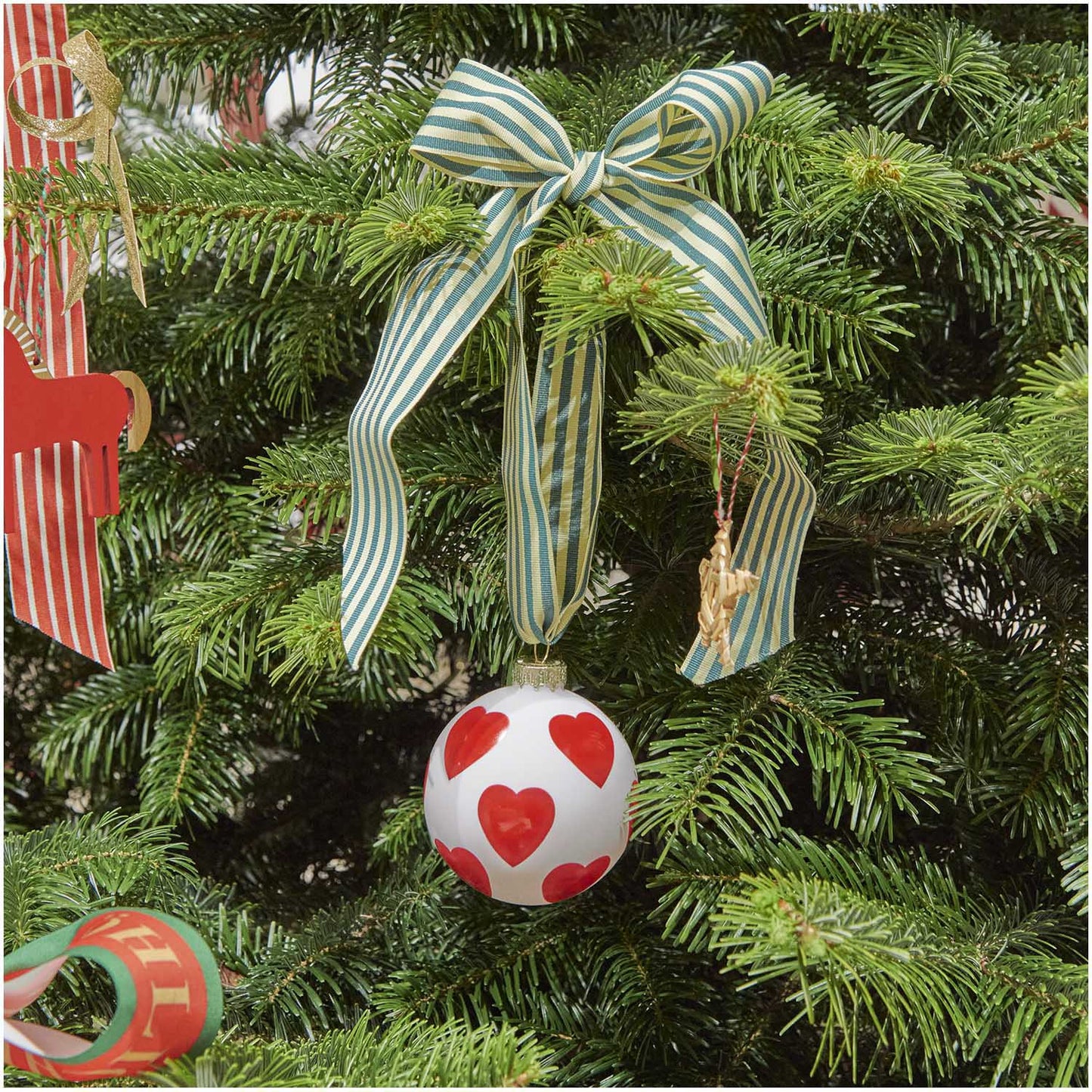 Boule en verre coeur rouge à suspendre — Rico design , Lyon