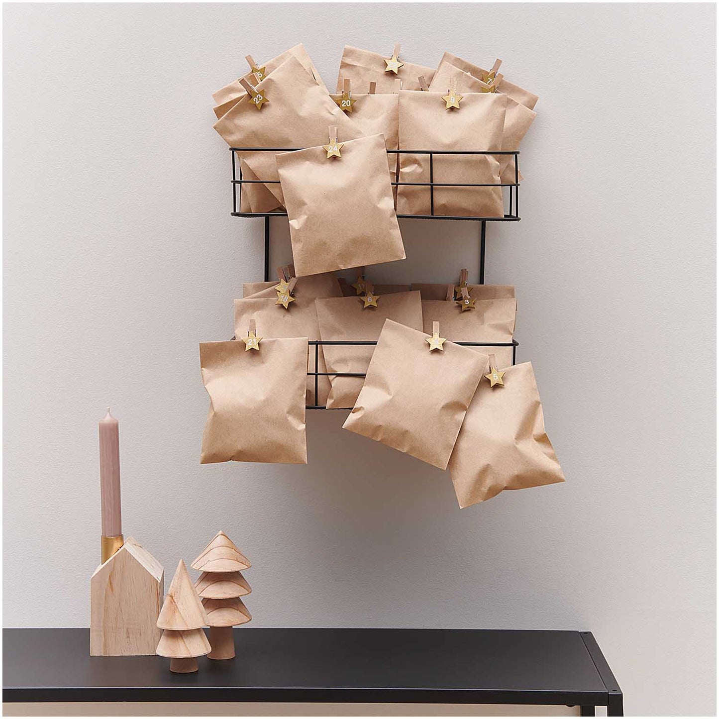 Pinces avec étoiles dorées pour calendrier de l'Avent — Rico design , Lyon