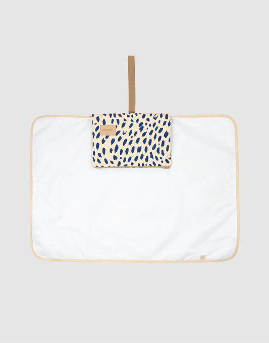 Tapis à langer imperméable Hyde Park - Leonie blue — Nobodinoz , Lyon