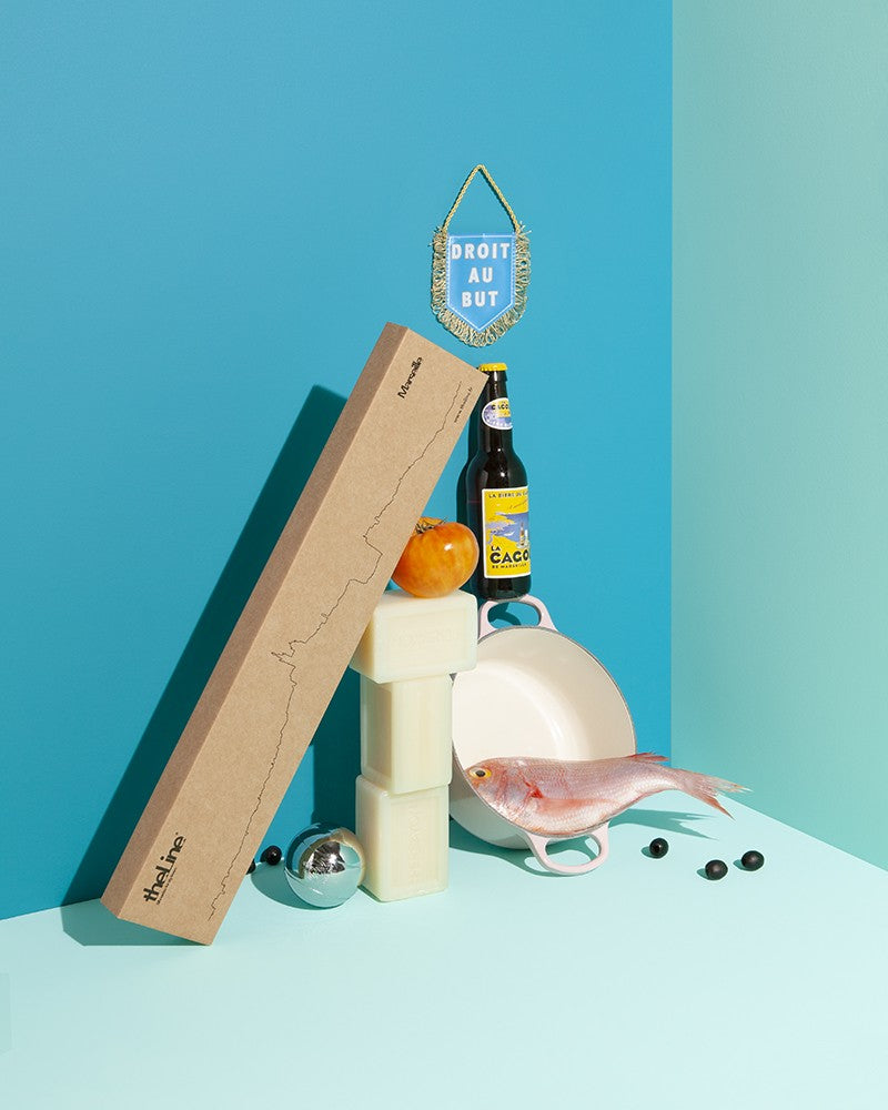 Silhouette de Marseille - doré — The Line , Lyon