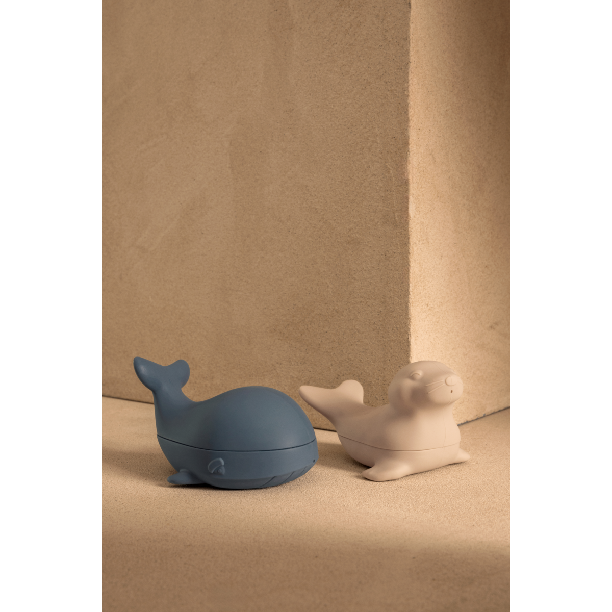 Jouets de bain Duncan - Whale blue / Sandy