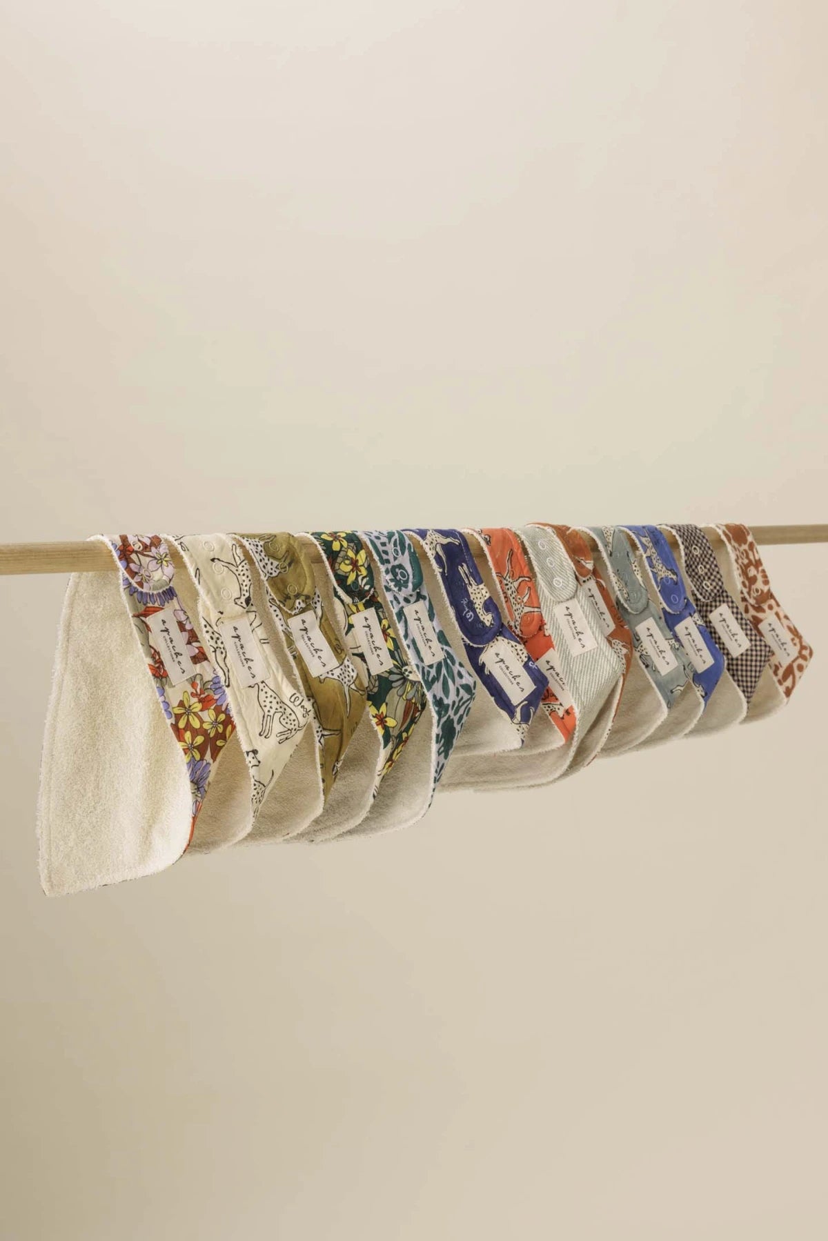 Bavoir Bami - Bouquet macadamia