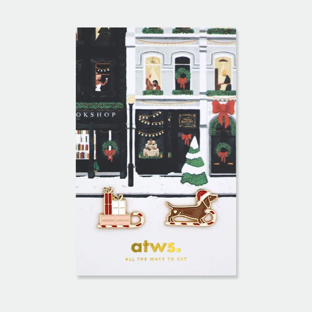 Duo de pins Santa is a dog