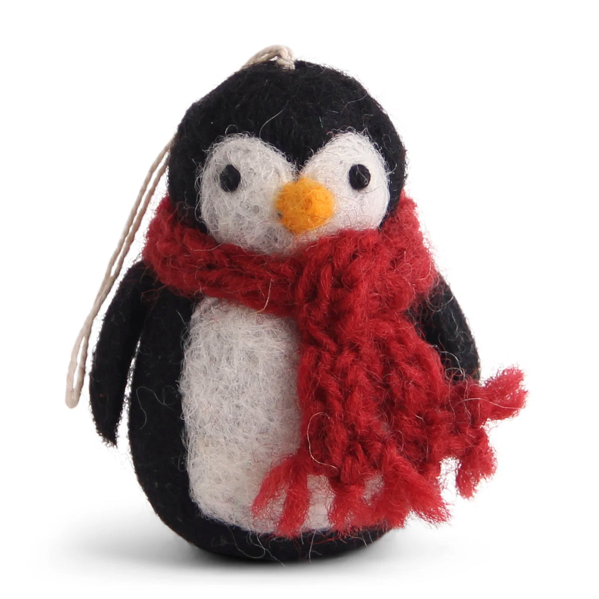 Pingouin avec écharpe rouge
