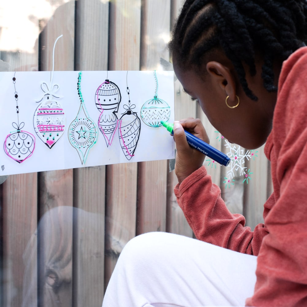 Boîte de 4 feutres pour vitres + 24 motifs - Noël