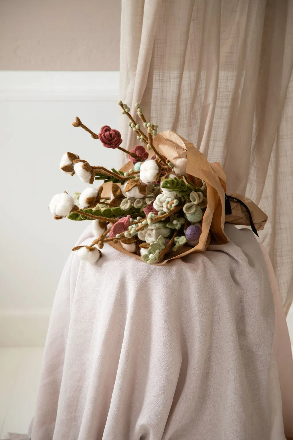 Branche avec des roses rouges — En Gry & Sif , Lyon