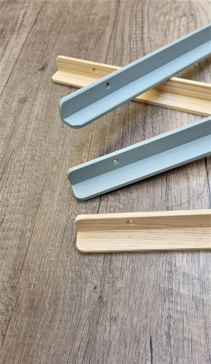 Grand présentoir en bois naturel