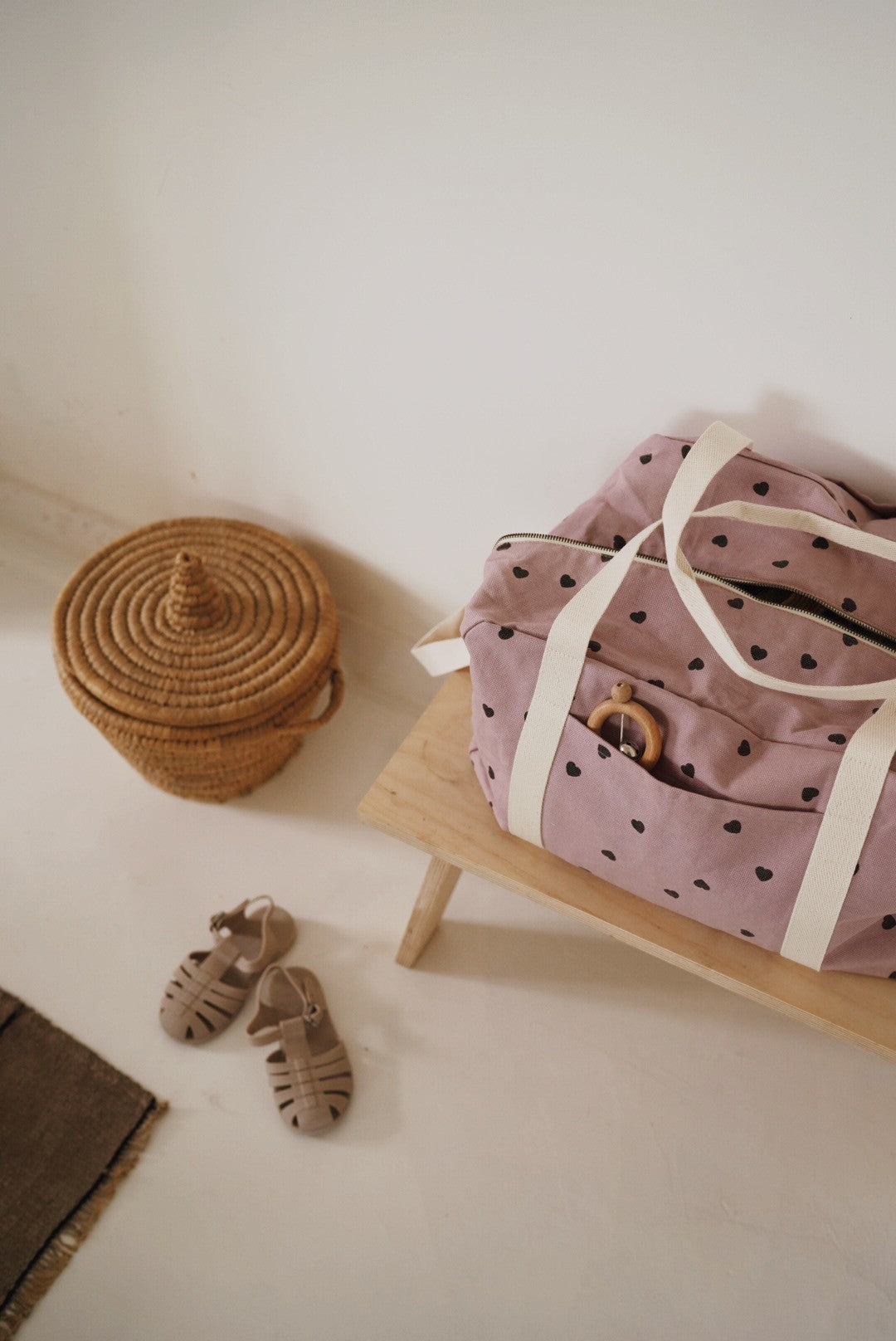 Sac à langer / de week-end lilas petits coeurs noirs