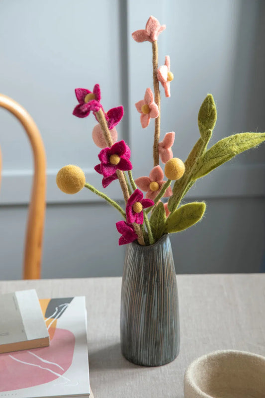 Tige de fleurs rouge poudré — En Gry & Sif , Lyon