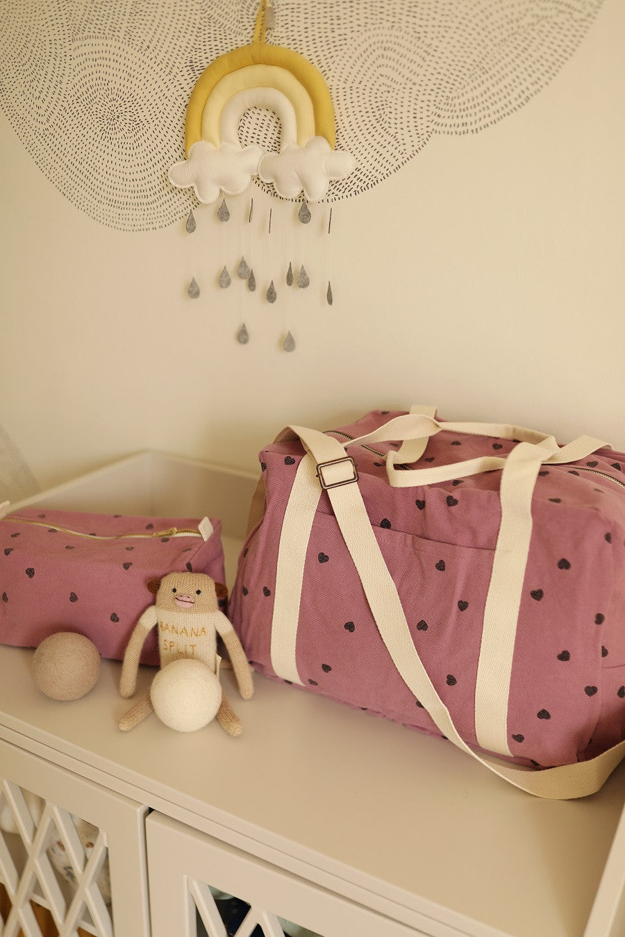 Sac à langer / de week-end violet petits coeurs noirs