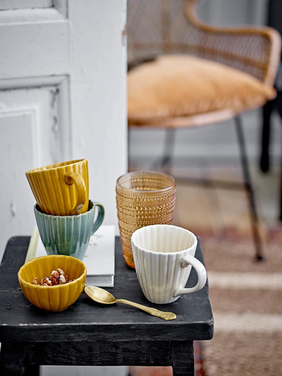 Tasse Latina jaune