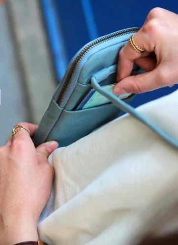 Pochette pour téléphone Bill - sauge