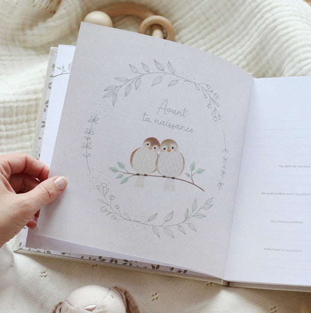 Livre Souvenirs de la première année de bébé — Zü , Lyon