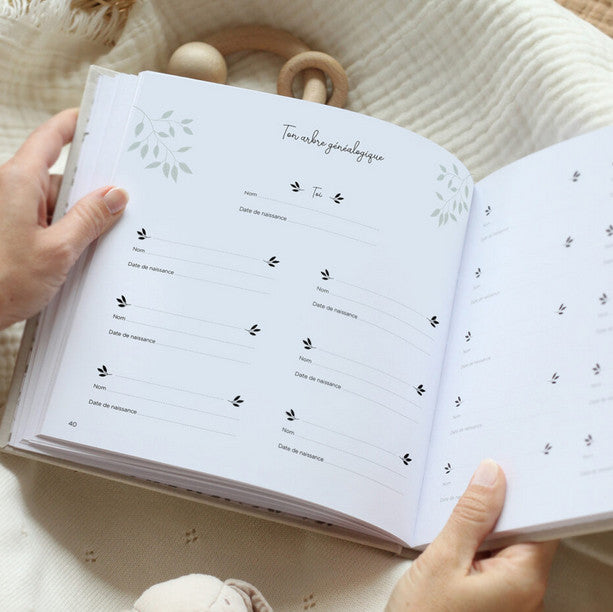 Livre Souvenirs de la première année de bébé — Zü , Lyon