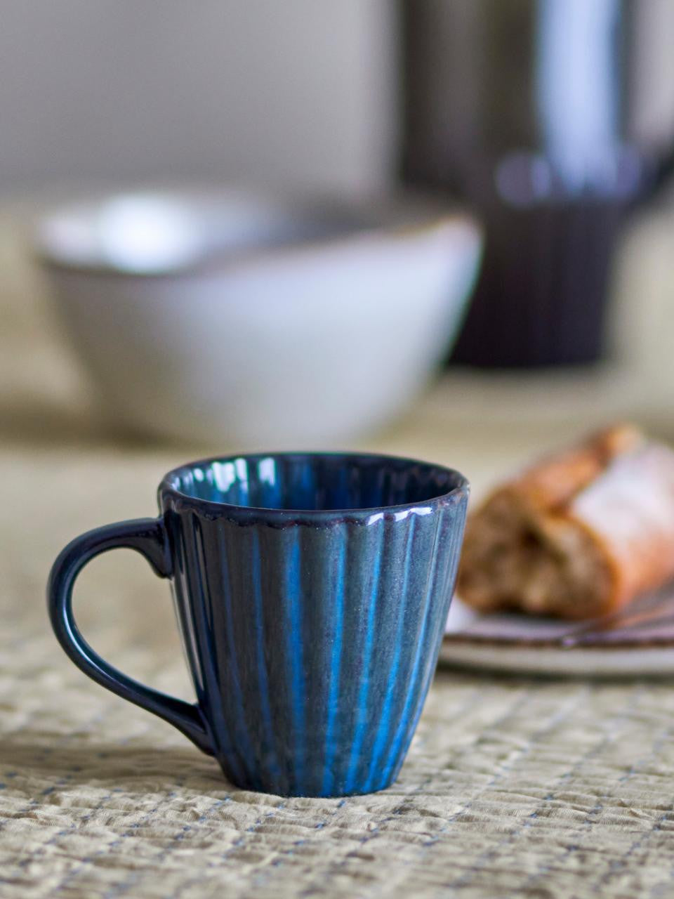Tasse Latina bleu foncé