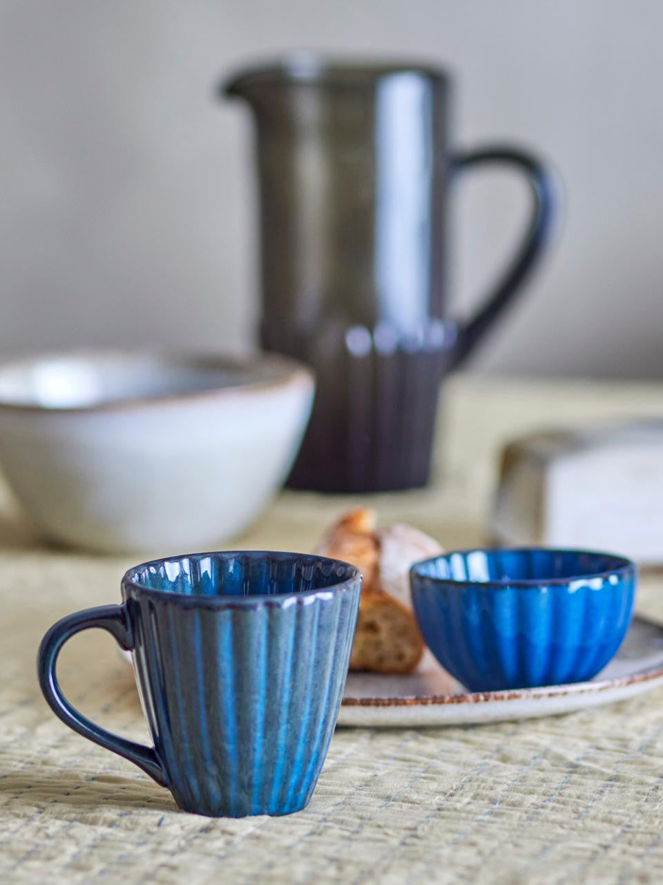 Tasse Latina bleu foncé