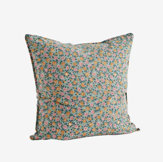 Coussin fleuri dusty green honey rose et son intérieur