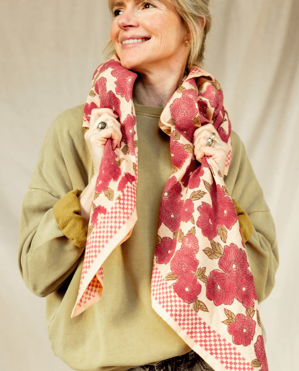 Big foulard Latika Bloom - Macadamia — Apaches collections , Lyon