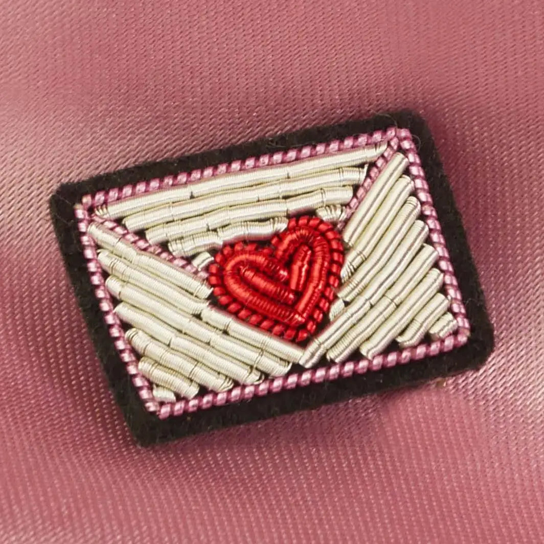 Broche Mini enveloppe mot d'amour