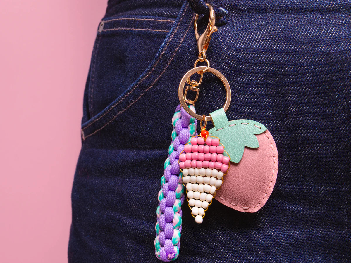 Kit canette Bag charm Pshiiit - Strawberry milk