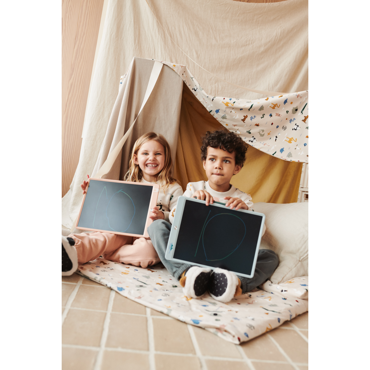 Grande planche à dessin Zora - Rabbit / pale tuscany — Liewood , Lyon