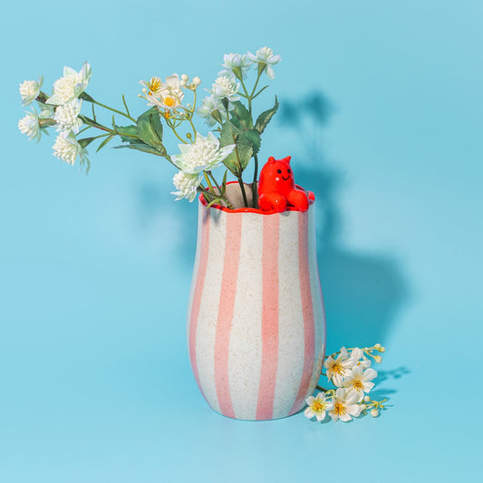 Vase peeking - Lobster