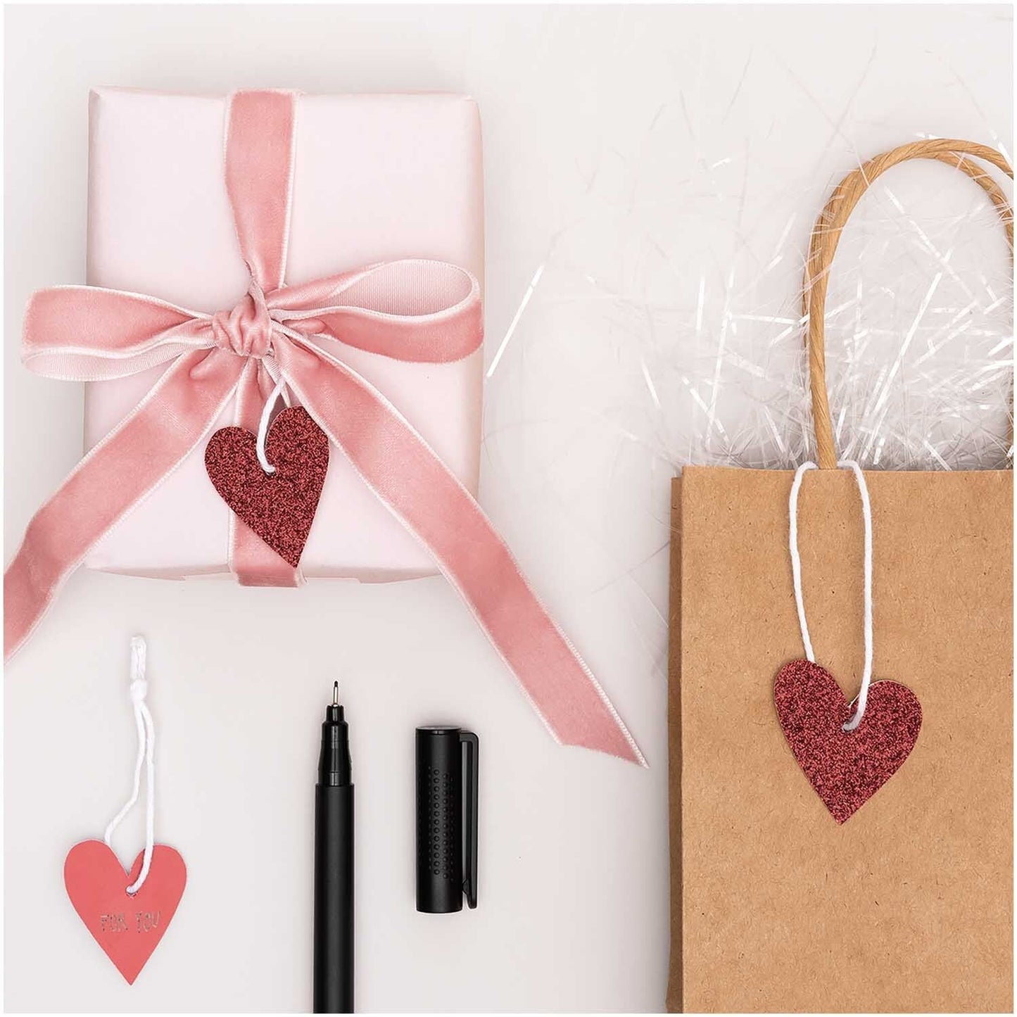 Etiquettes coeurs rouge à paillettes