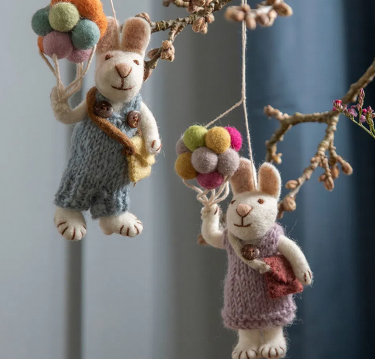 Lapin blanc avec ballons - Boy