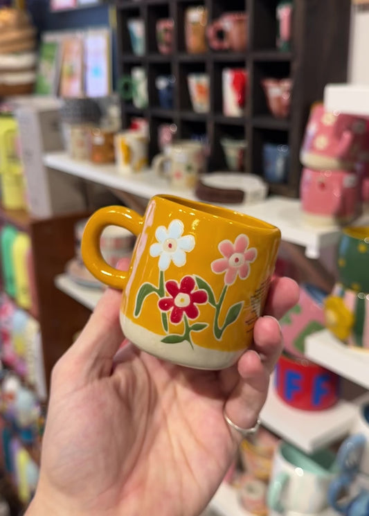 Tasse Millie - Fond jaune